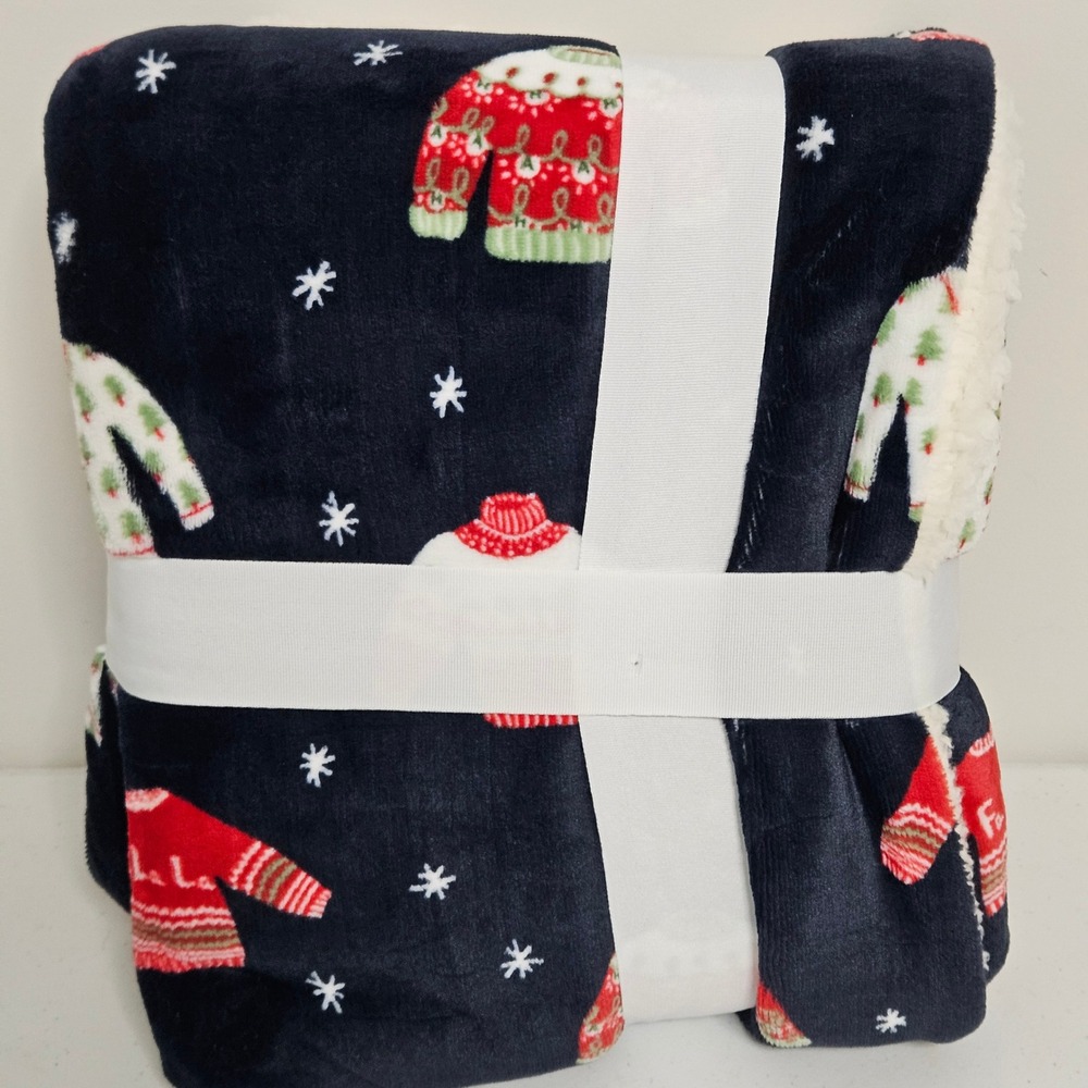 Joyland Sperpa Throw 50x60 Navy Ugly Christmas Sweater Fleece Blanket NWT Gift - Picture 4 of 5